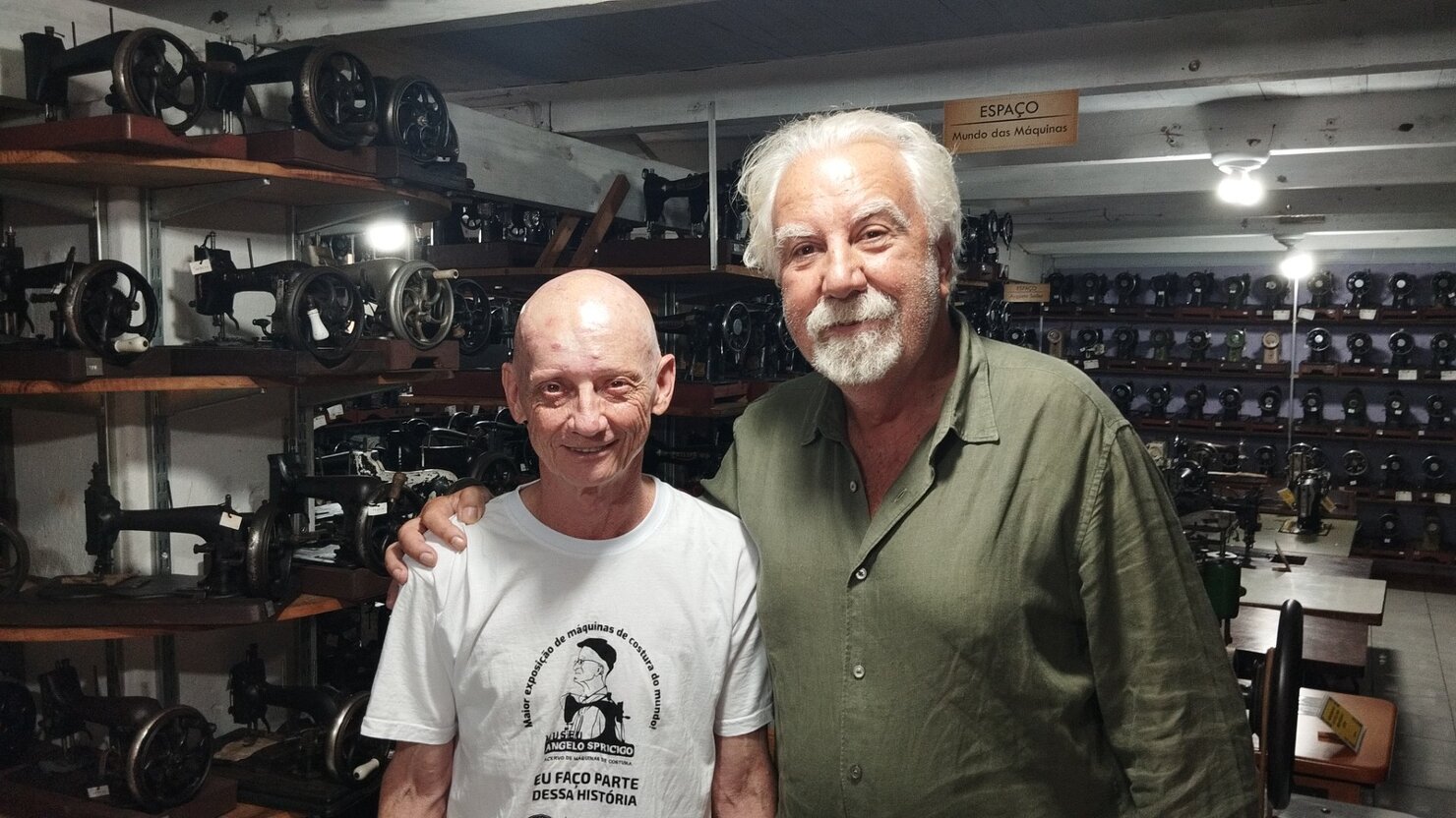 Valdecir Giotto recebendo o jornalista italiano, Oliviero Pluviano. - Fotos: Lu�s Longhini