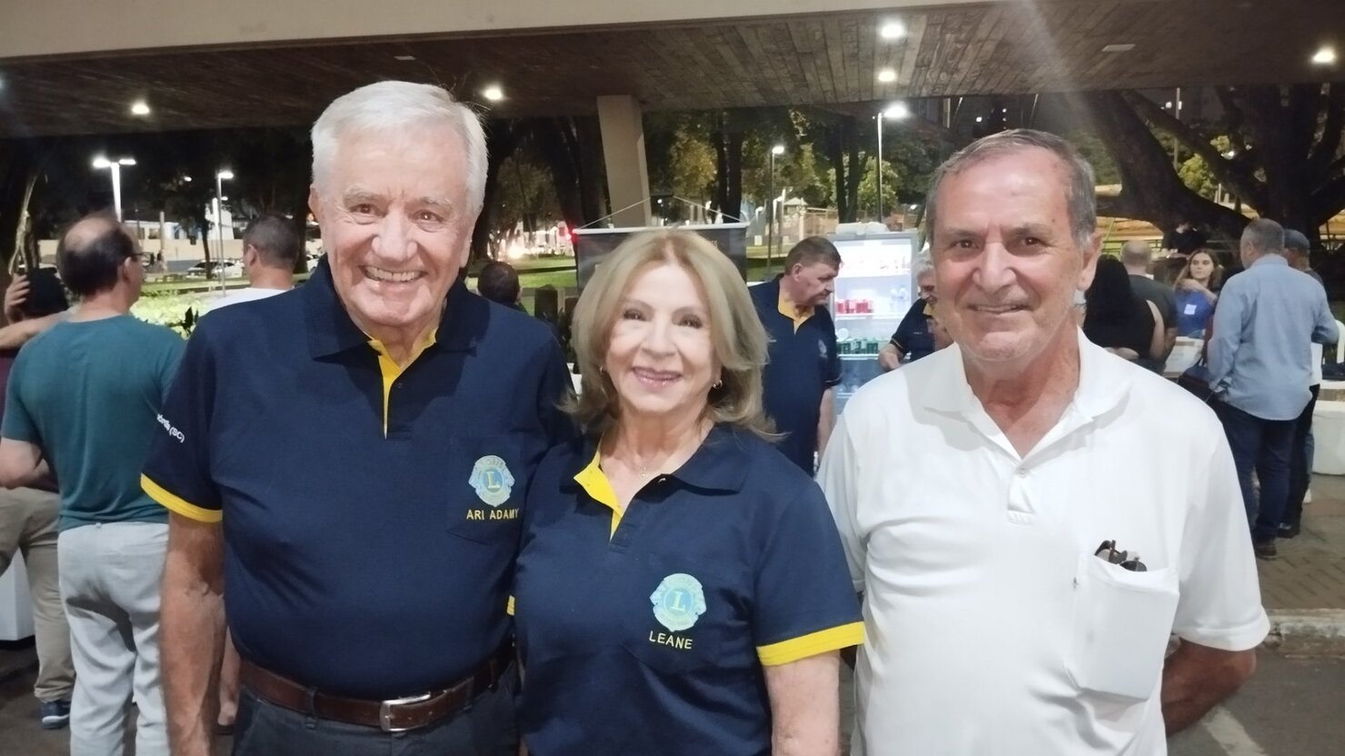 Encontro especial nas ruas de Conc�rdia durante evento do Lions Clube Centro. - Foto: R�dio Rural / Lu�s Longhini