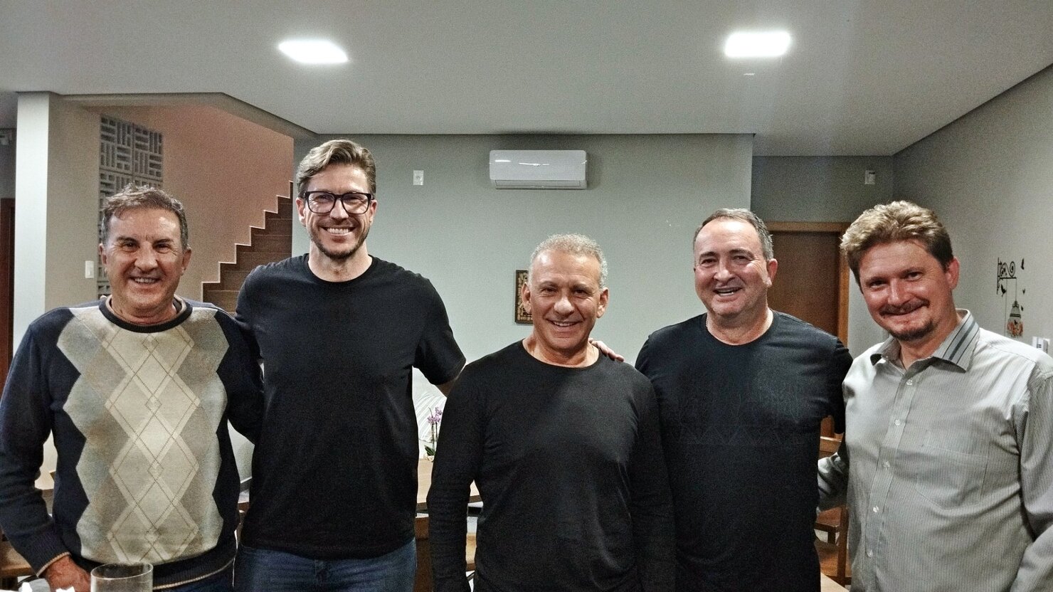 Calgaro, Viva, Canton Mano Cadore e Martini, uma amizade de longa data em um noite regada a bom papo. - Foto: Lu�s Longhini