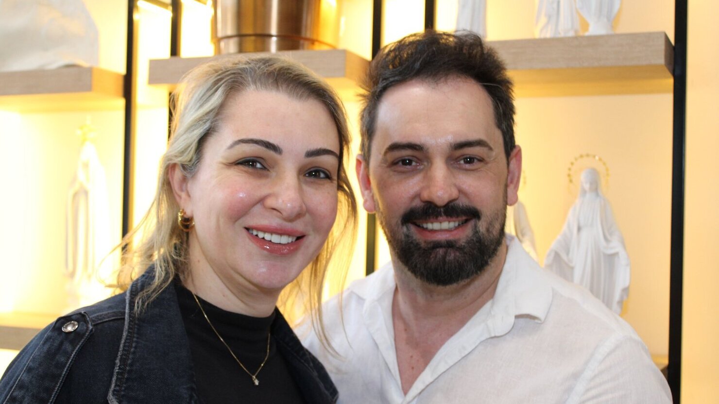 Fernanda e Laude em um clique especial de Lu�s Longhini, celebrando a amizade e os bons encontros. - Foto: Lu�s Longhini