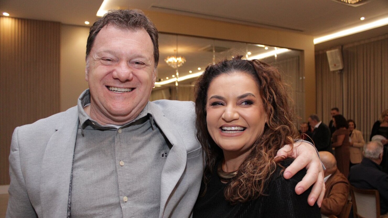 Um casal que espalha simpatia por onde passa. - Foto: Lu�s Longhini