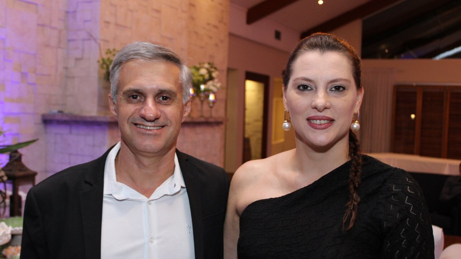 Evandro e Daniele Pegoraro: eleg�ncia e sintonia que brilham em qualquer evento. - Fotos: Lu�s Longhini