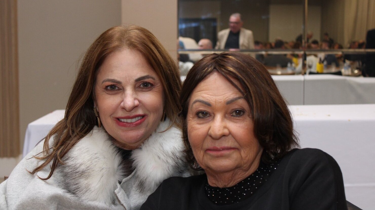 Madalena Dalegrave Rodrigues e Nair Bonissoni: amizade, eleg�ncia e alegria que iluminam os eventos de Conc�rdia. - Foto: Lu�s Longhini