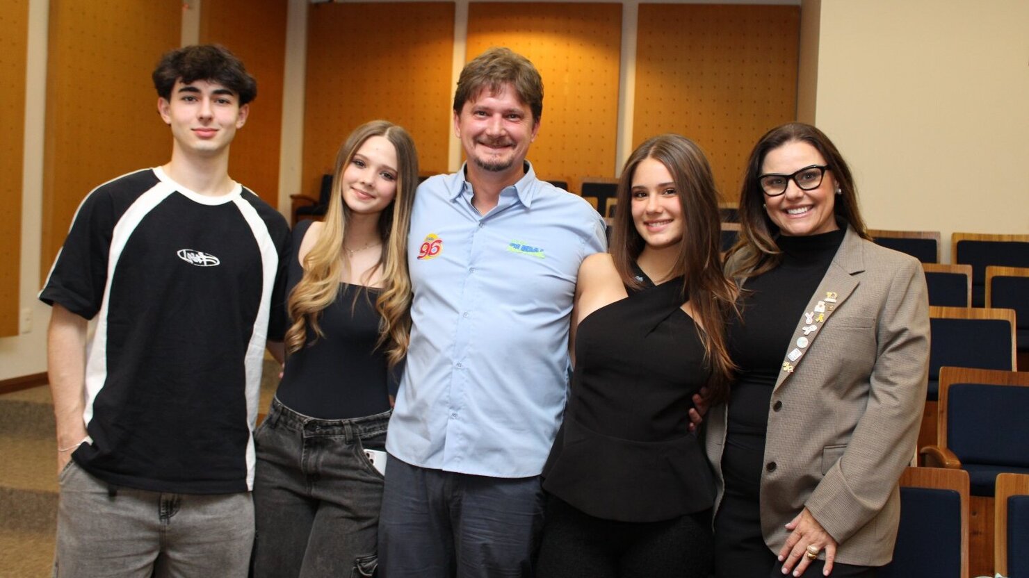 Gustavo Niederauer, a namorada Nicole, Fernando, Maria e Doris. - Foto: Lu�s Longhini