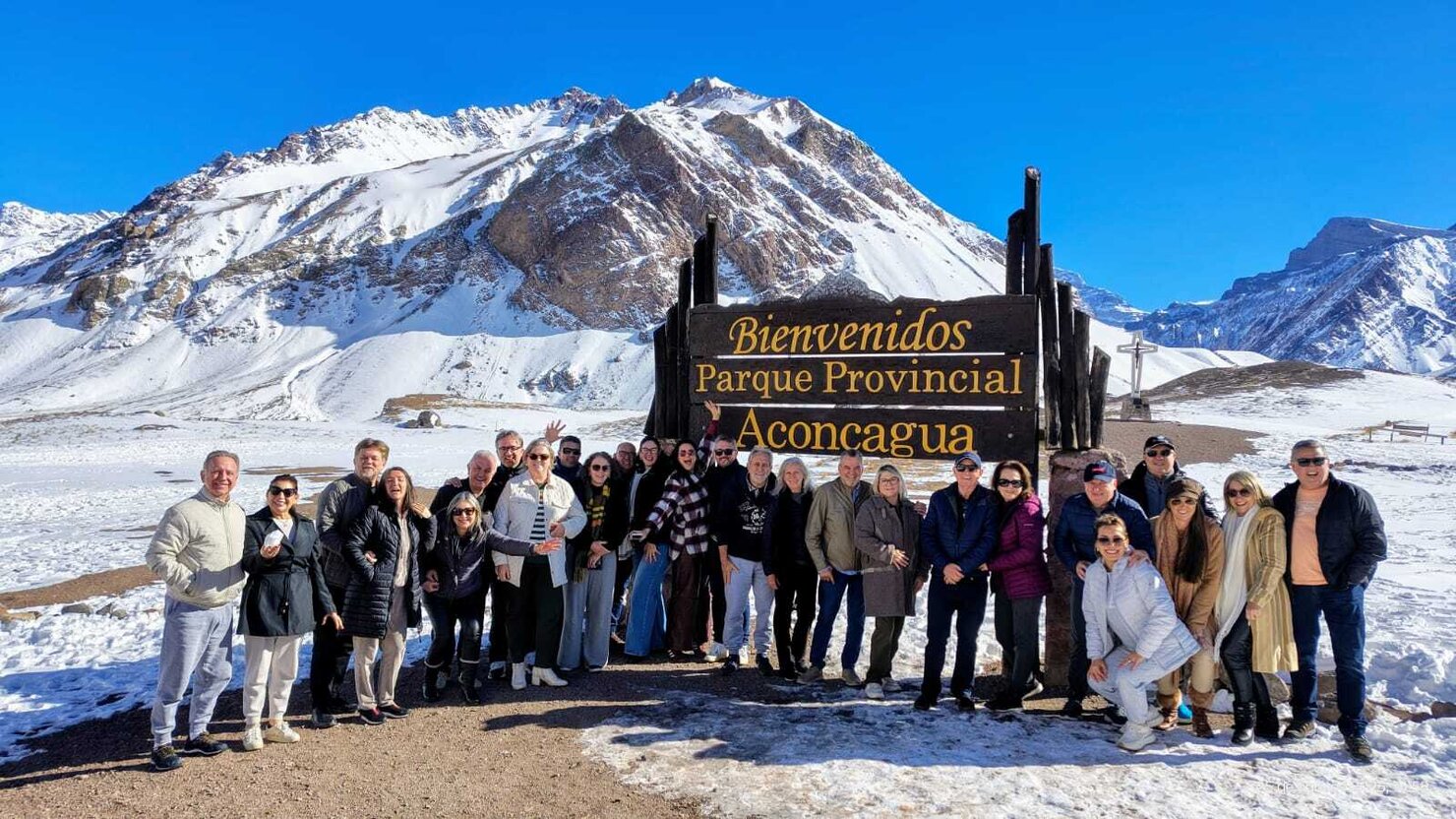 Amigos de Concrdia, Catanduvas e Itapema embarcam em uma experincia inesquecvel entre as paisagens encantadoras da Argentina e do Chile.  Fotos: Divulgao