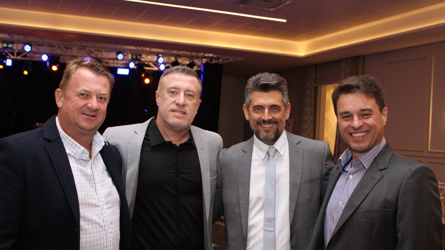 Stringhini, Nei, Lu�s Carlos e Giovanni, parceria de sucesso na vida e tamb�m � frente da diretoria do Clube 29 de Julho. - Foto: Lu�s Longhini