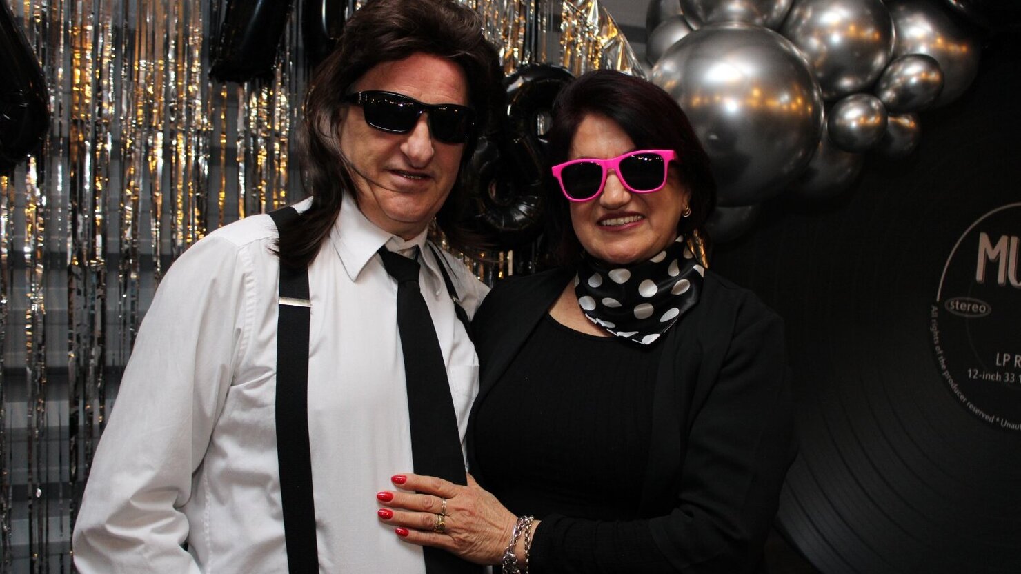 Casal Franzosi na festa Flashback do Suruvi Beer House. - Foto: Lus Longhini