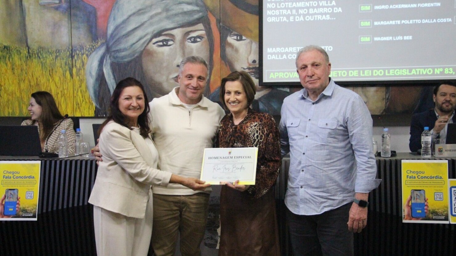 Margarete Dalla Costa, com F�bio Zonta, Rute Bender Zonta e o marido L�rio Zonta. - Foto: C�mara de Vereadores, Divulga��o