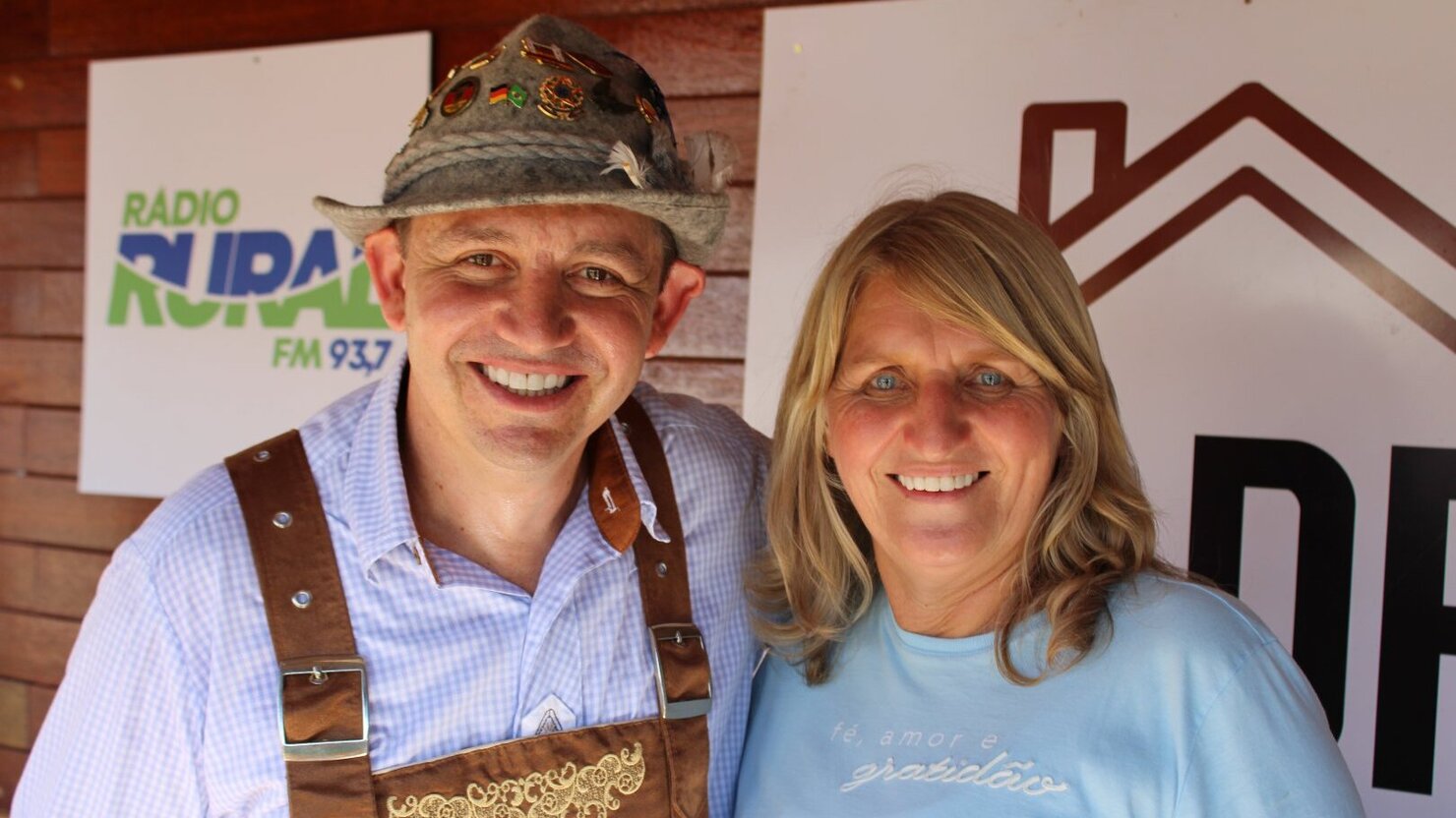 Prefeito de Arabut� Olguim Metz e a amiga e ex-prefeita de Arabut�, a querida�a professora Leani Kapp Schmitt. - Fotos: Lu�s Longhini