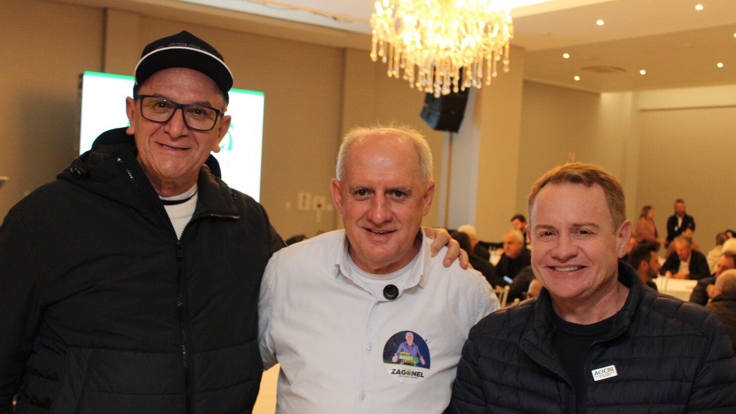 Canesso, Zagonel e Claudiomiro Vieira, durante noite especial de di�logo, projetos e demandas para Conc�rdia. - Fotos: Lu�s Longhini