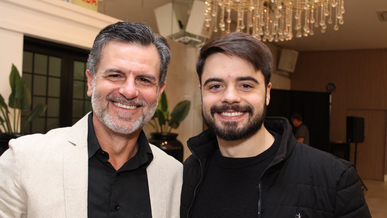 Arnaldo e Caio: uni�o de pai e filho que inspira e marca presen�a nos melhores eventos de Conc�rdia. - Foto: Lu�s Longhini