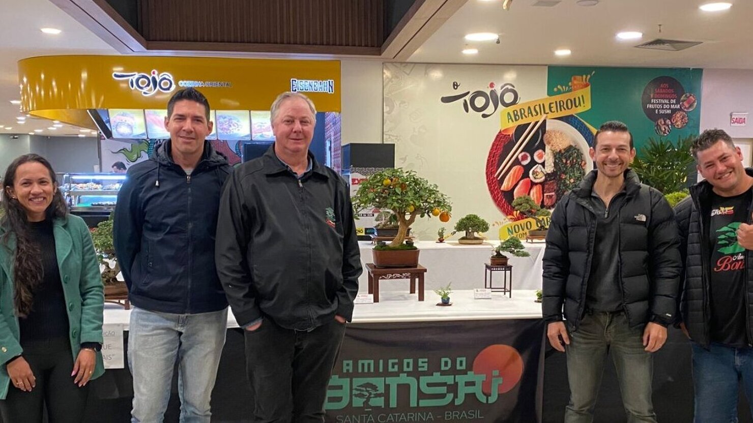 A exposi��o pretende reunir os admiradores pelo Bonsai. Foto: Tiago Voll.