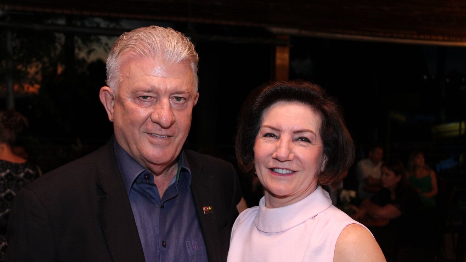 Empres�rio de sucesso e vis�o empreendedora, Milvo Zancanaro, ao lado da esposa Carmem. - Foto: Lu�s Longhini