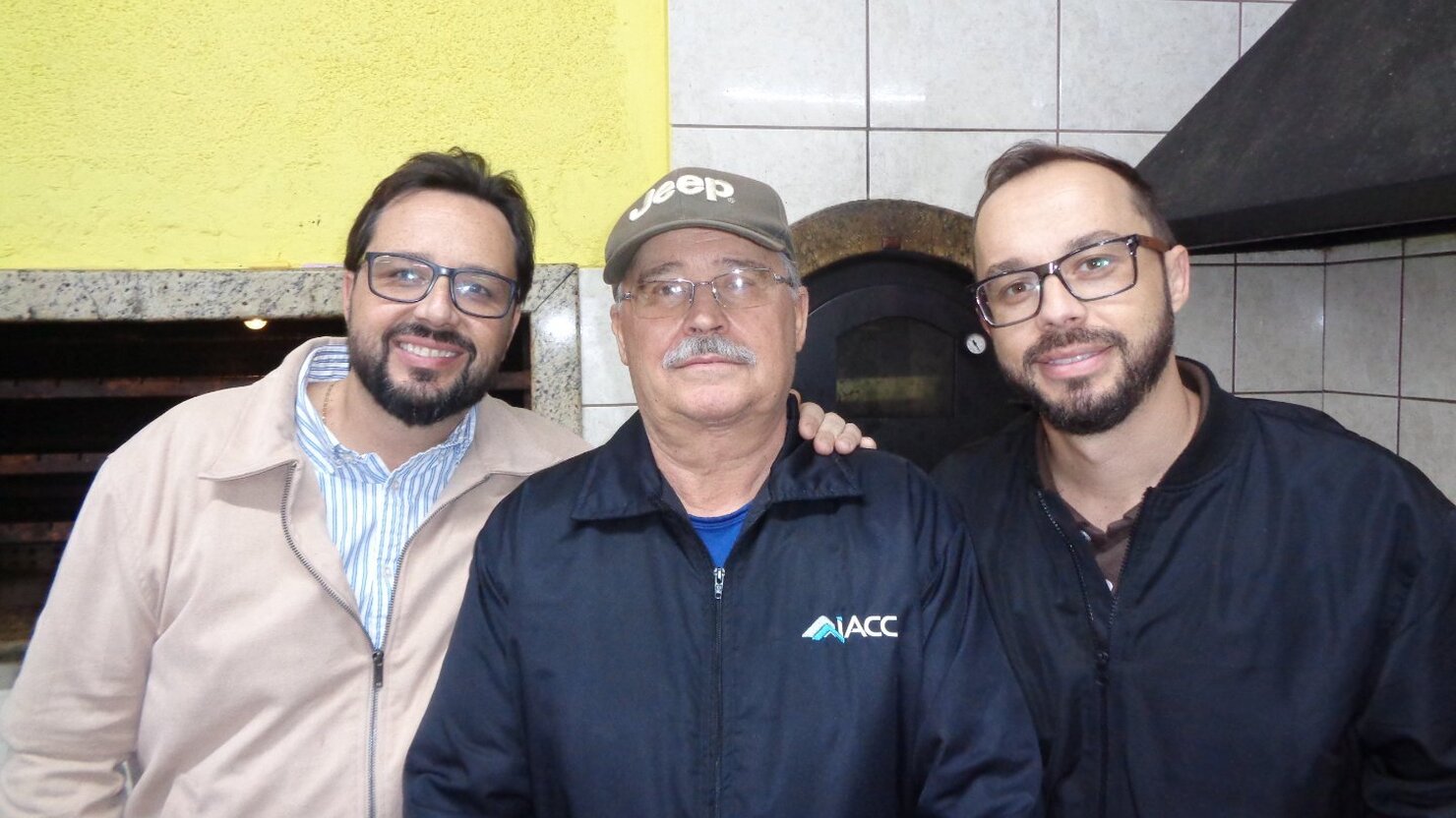 S�rgio Domingos Radin, Felipe e Gabriel, o scesso em fam�lia. - Foto: Lu�s Longhini