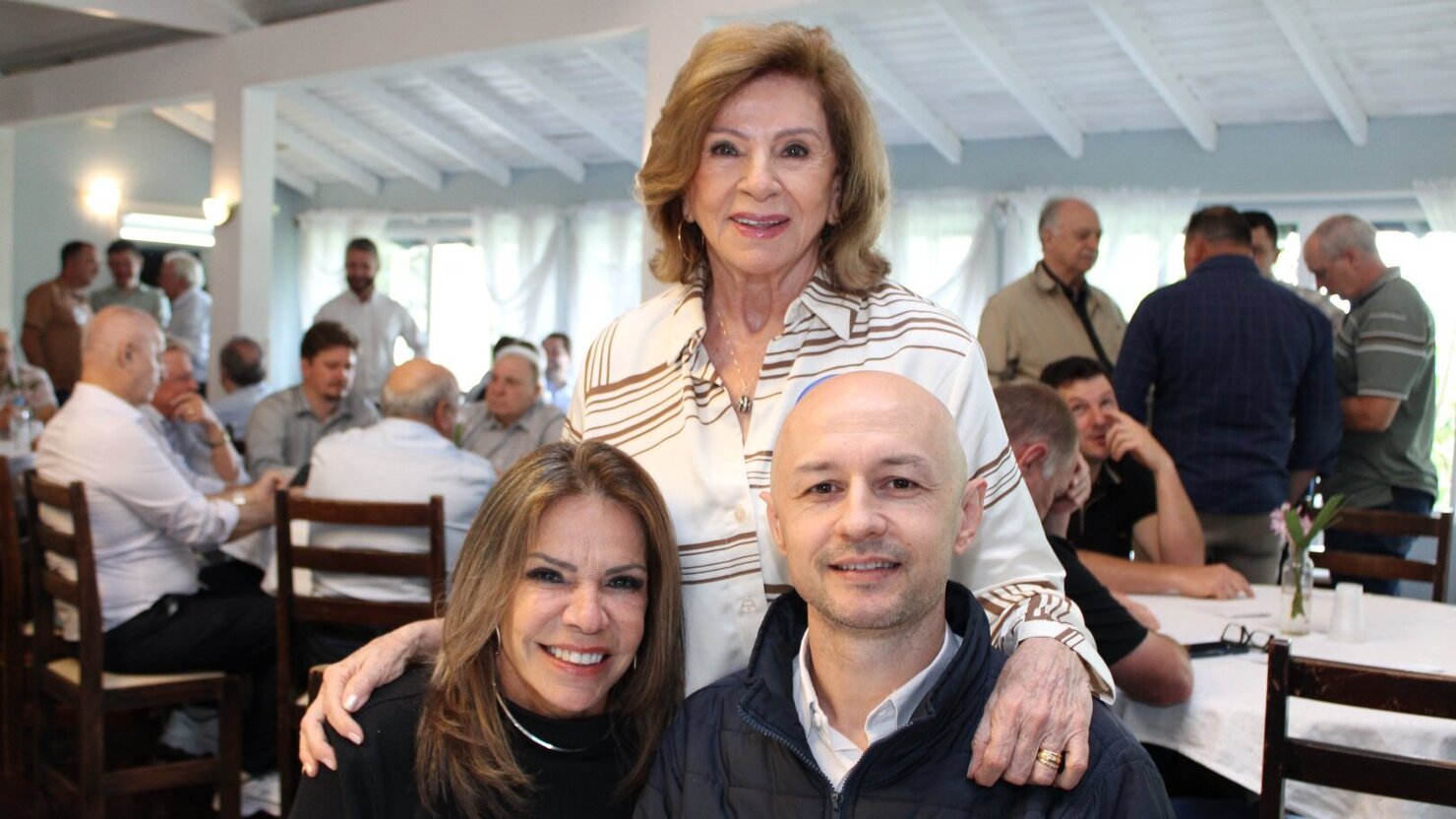 Conc�rdia em destaque com S�nia, Leane e Gabriel em um encontro de gente especial. - Foto: Lu�s Longhini