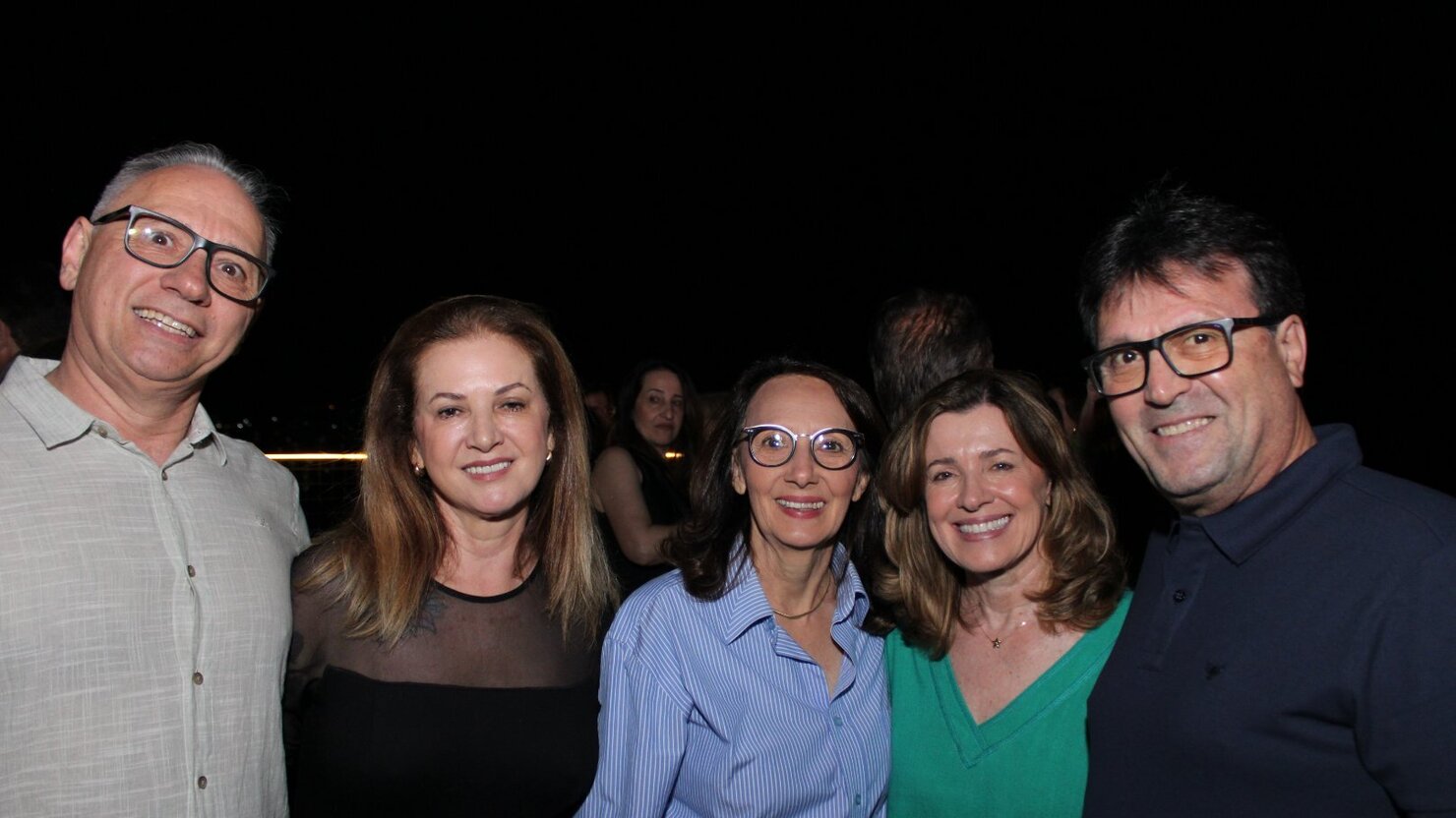 Amigos celebrando juntos bons momentos e resultados. - Foto: Lu�s Longhini