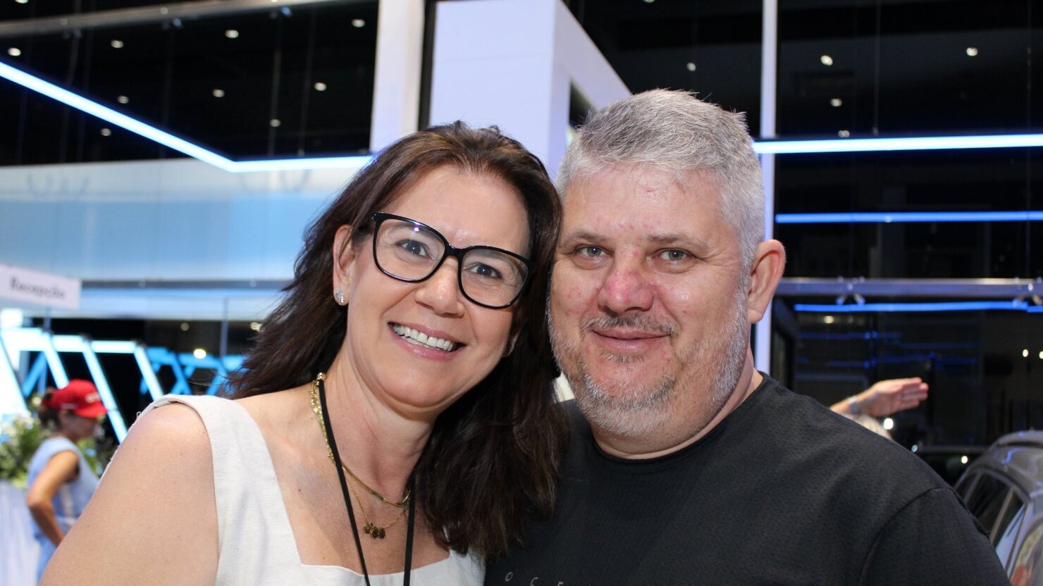 Alginei Camillo e sua esposa Marlei, s�o exemplo de parceria, dedica��o e empreendedorismo. - Foto: Lu�s Longhini
